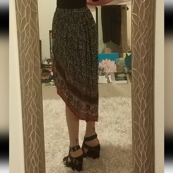 FREE PEOPLE (RARE) HI-LOW AZTEC PRINT SKIRT - Picture 8 of 8